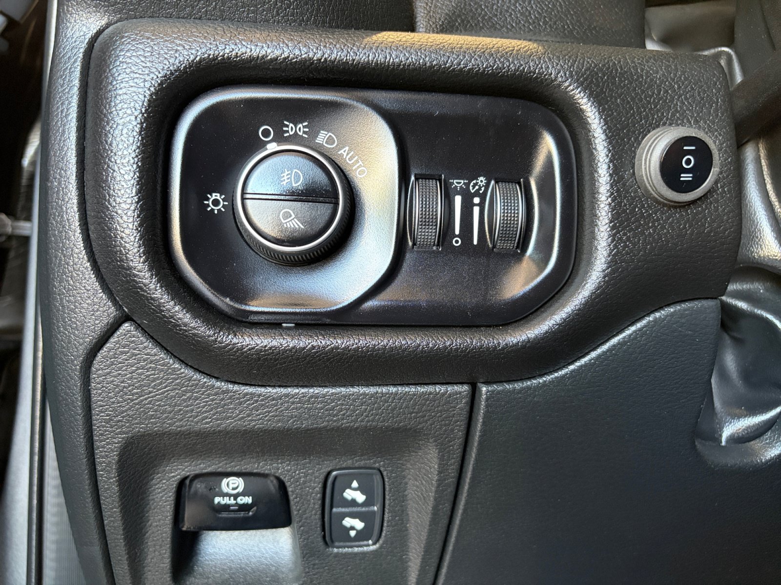 Used 2025 RAM 1500 Rebel w/ Rebel Level 1 Equipment Group AWD/4WD image 31