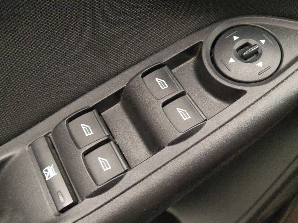 Used 2017 Ford Focus SE image 27