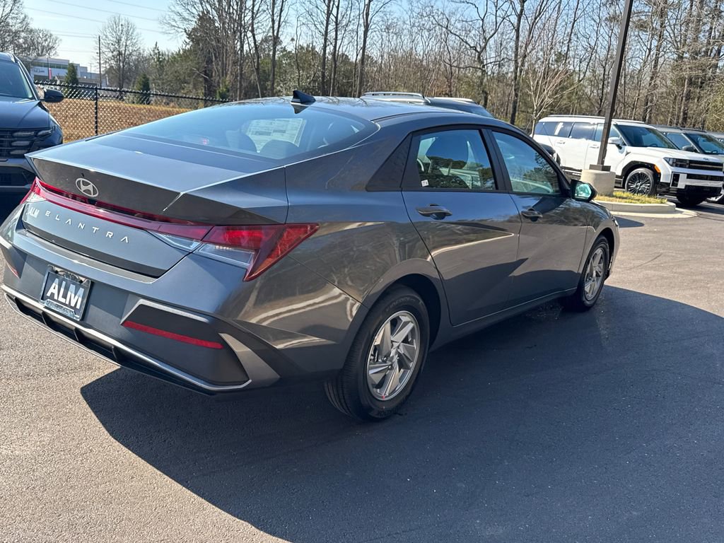 New 2026 Hyundai Elantra SE image 6