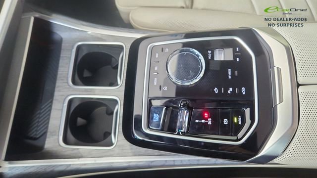 Used 2024 BMW i7 xDrive60 image 55