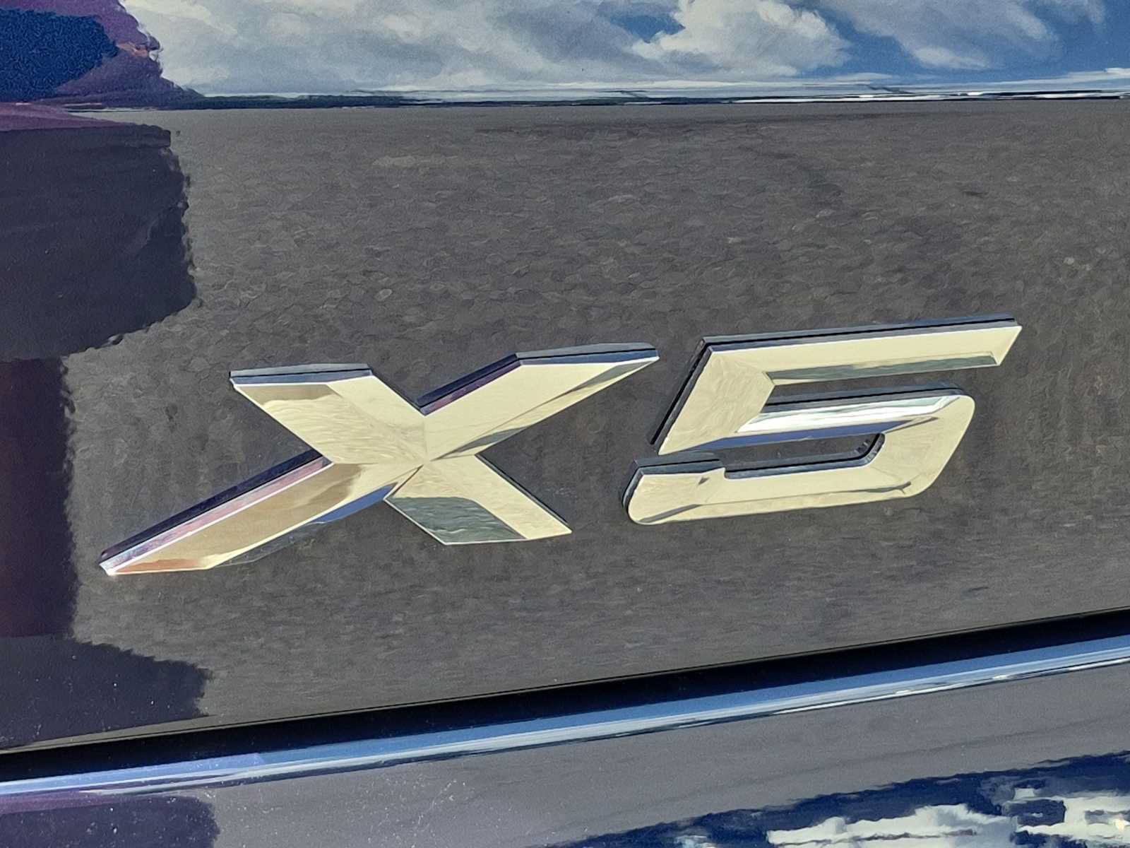Used 2026 BMW X5 xDrive40i w/ M Sport Package AWD/4WD image 13