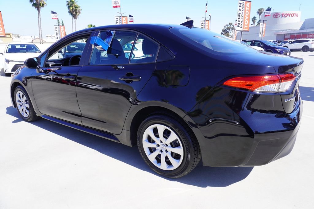 Certified 2025 Toyota Corolla LE image 5