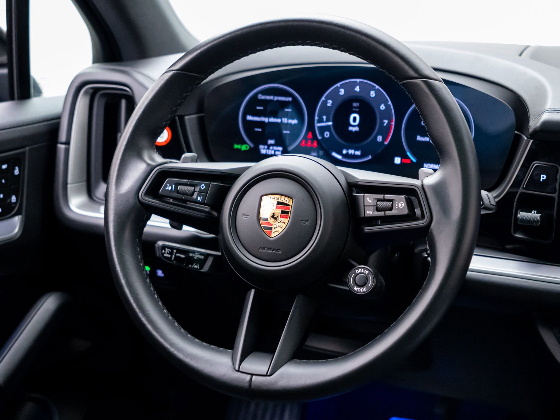 Used 2024 Porsche Cayenne S image 12