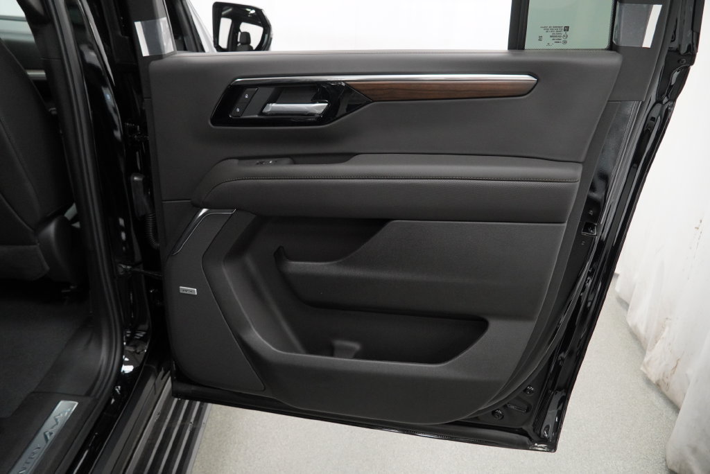 New 2026 Chevrolet Suburban High Country AWD/4WD image 27