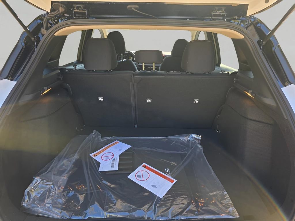 New 2026 Nissan Kicks SV w/ SV Premium Package AWD/4WD image 9