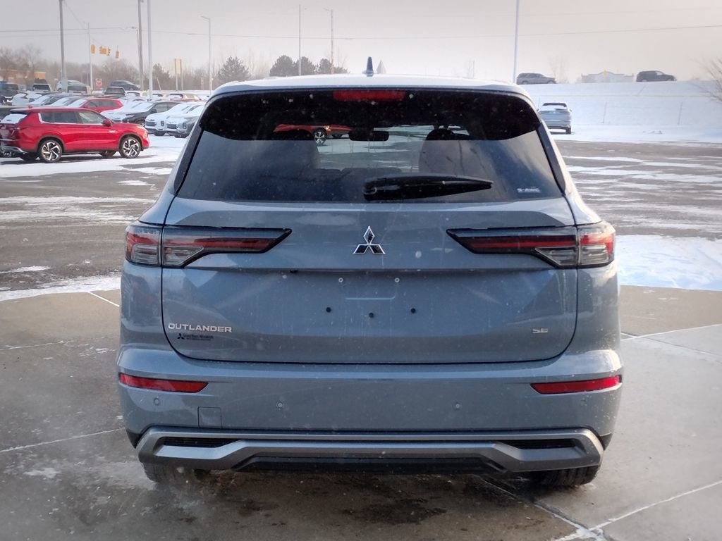 New 2026 Mitsubishi Outlander SE image 17