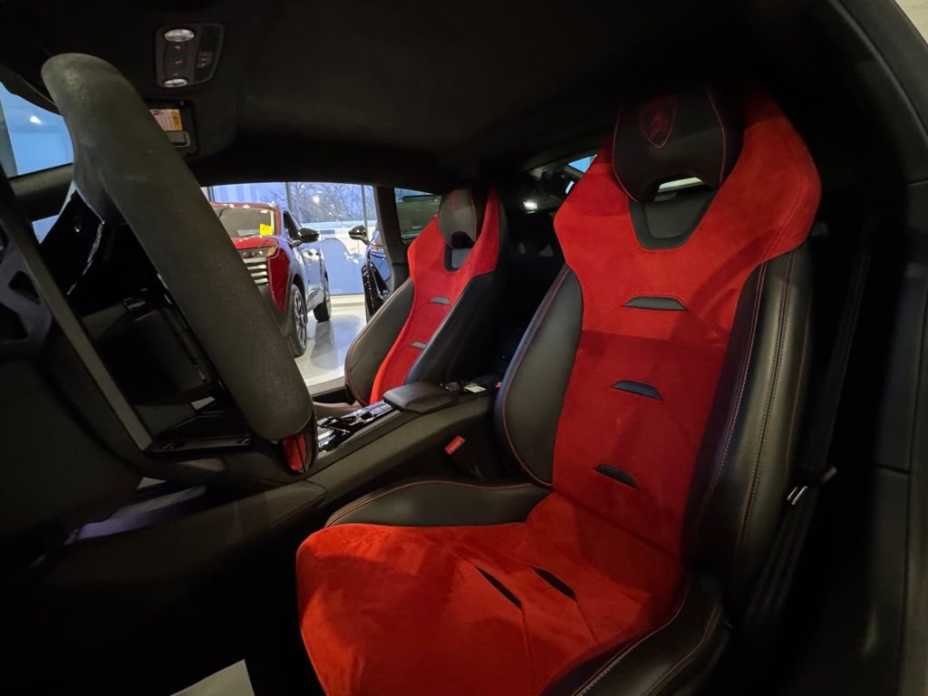 Used 2020 Lamborghini Huracan EVO image 10
