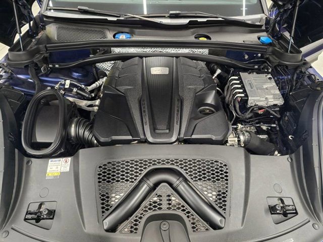 Used 2022 Porsche Macan GTS w/ Sport Chrono Package image 12