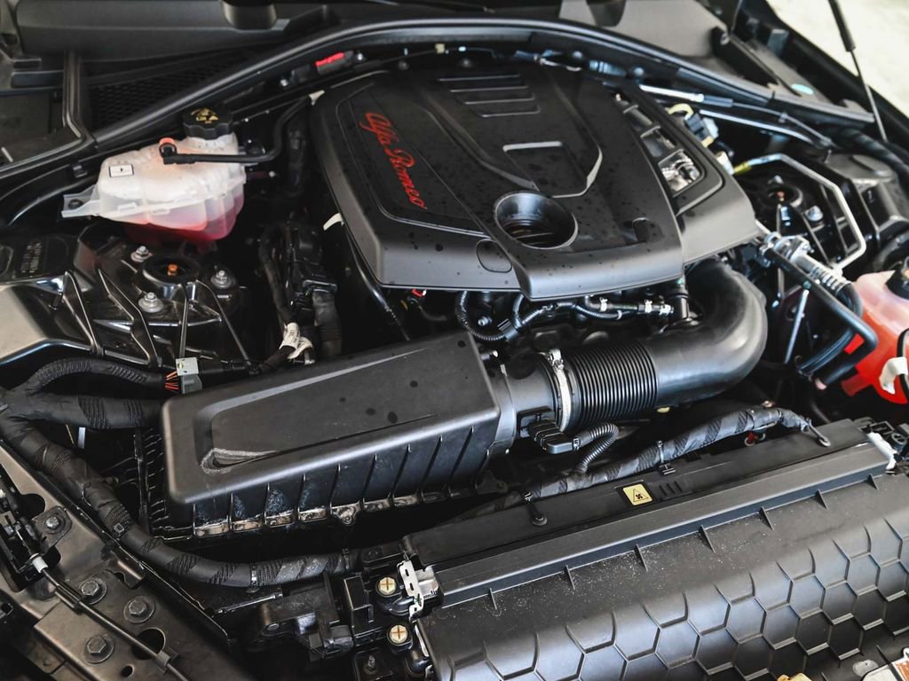 Used 2024 Alfa Romeo Giulia Veloce image 39