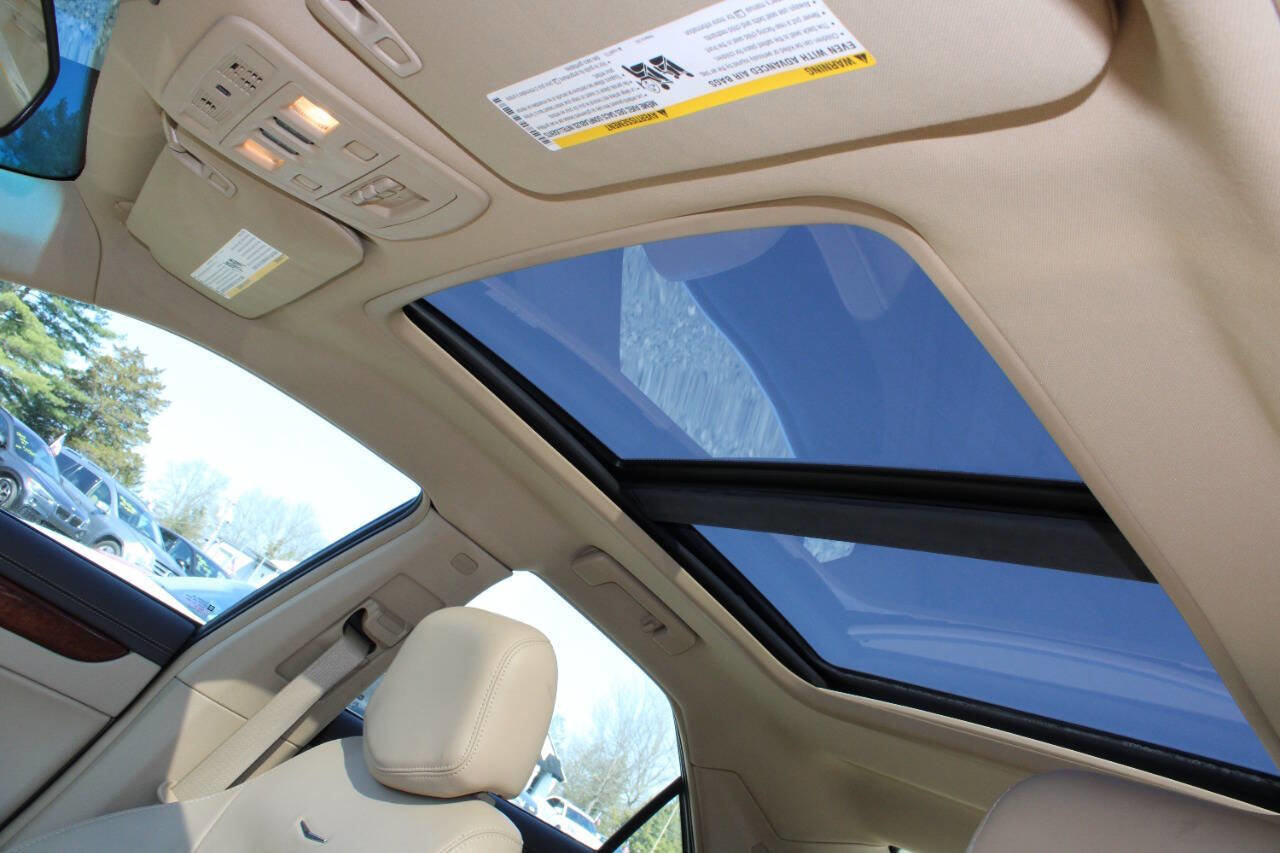 Used 2010 Cadillac CTS Premium image 17