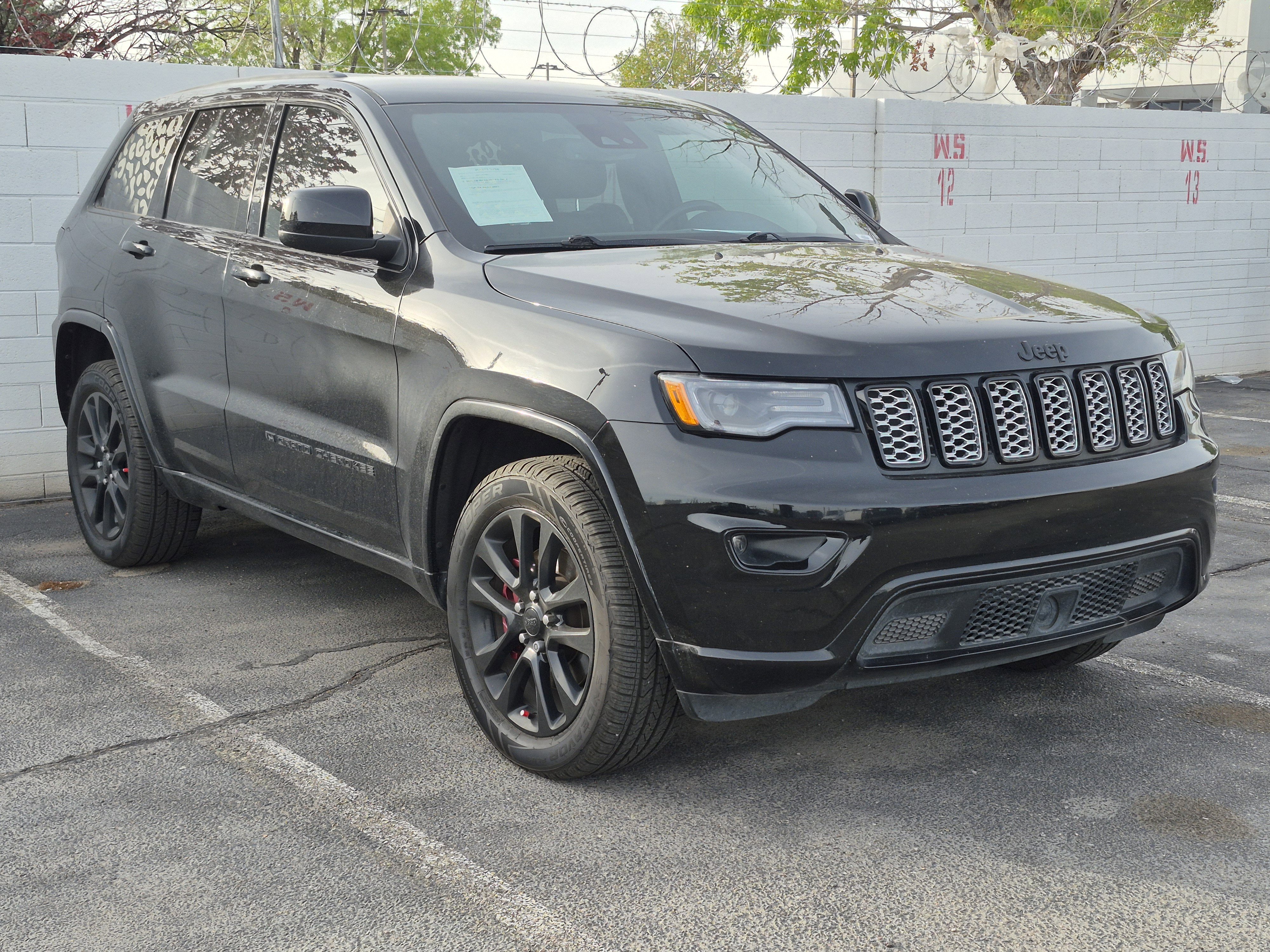 Used 2022 Jeep Grand Cherokee Laredo X image 23