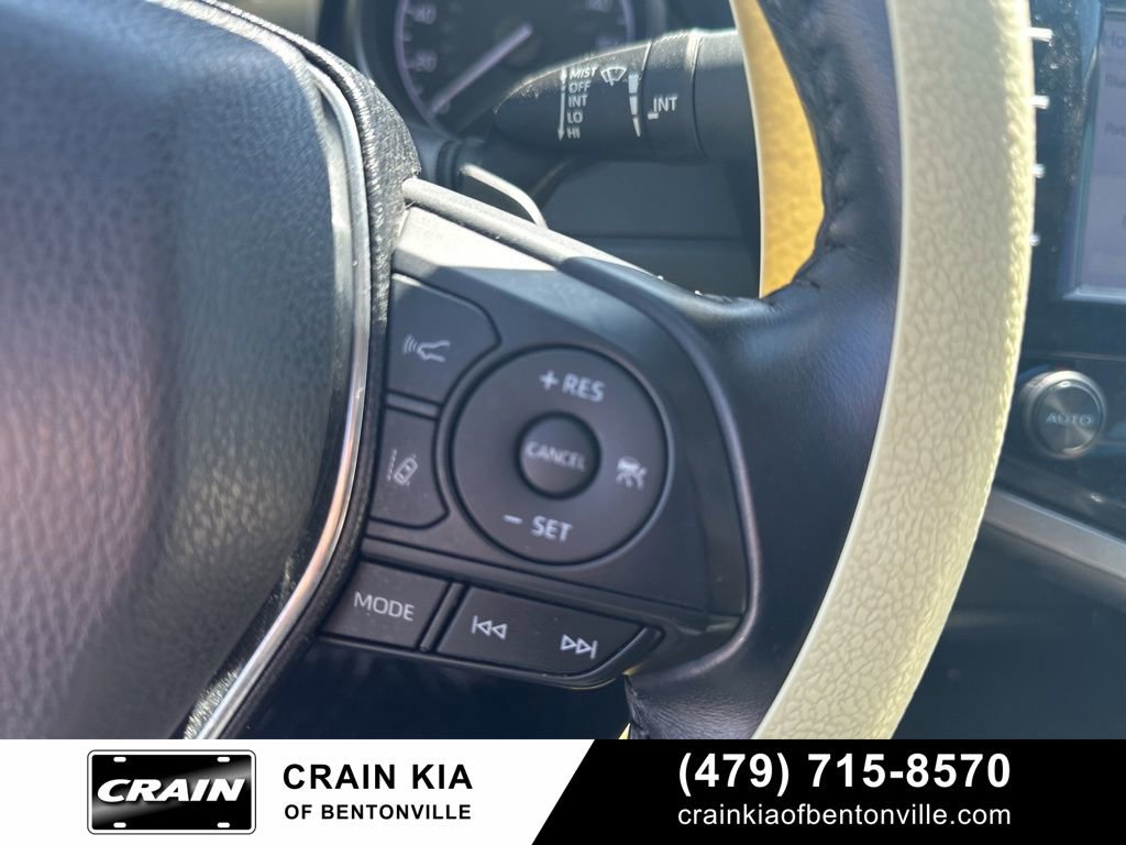 Used 2020 Toyota Camry SE image 24