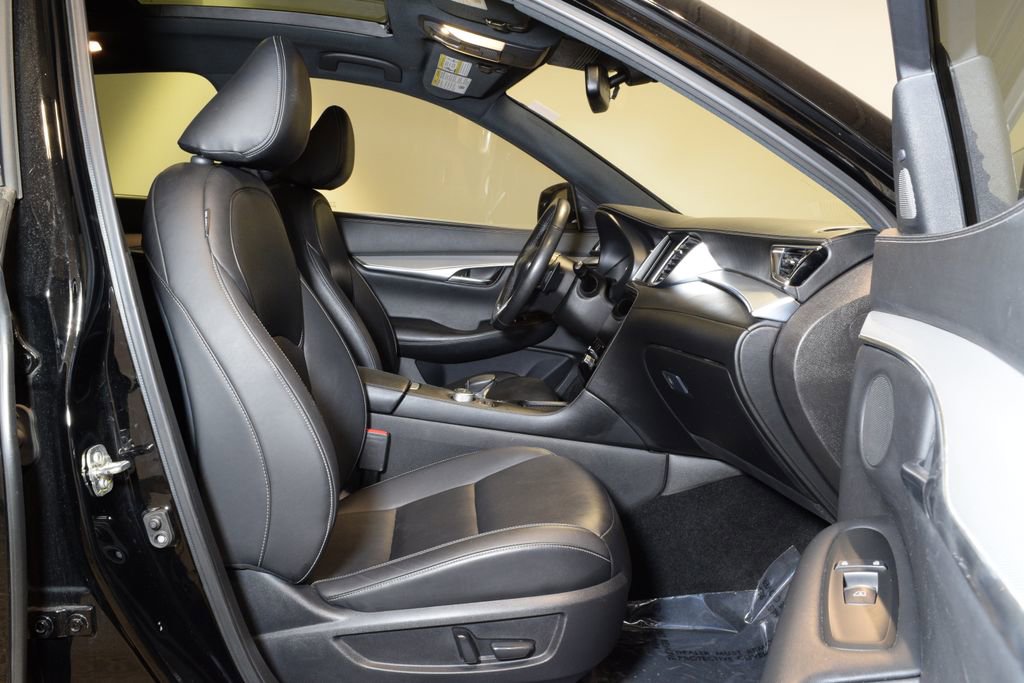 Used 2021 INFINITI QX50 Luxe w/ Appearance Package image 32