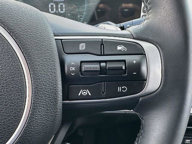 Used 2025 Kia Sportage EX image 12