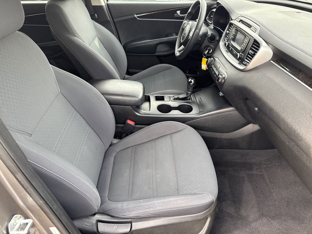 Used 2016 Kia Sorento FWD image 13