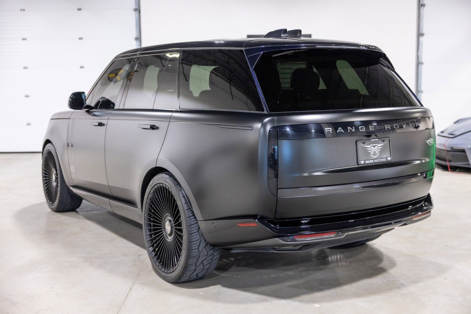 Used 2023 Land Rover Range Rover SE image 7