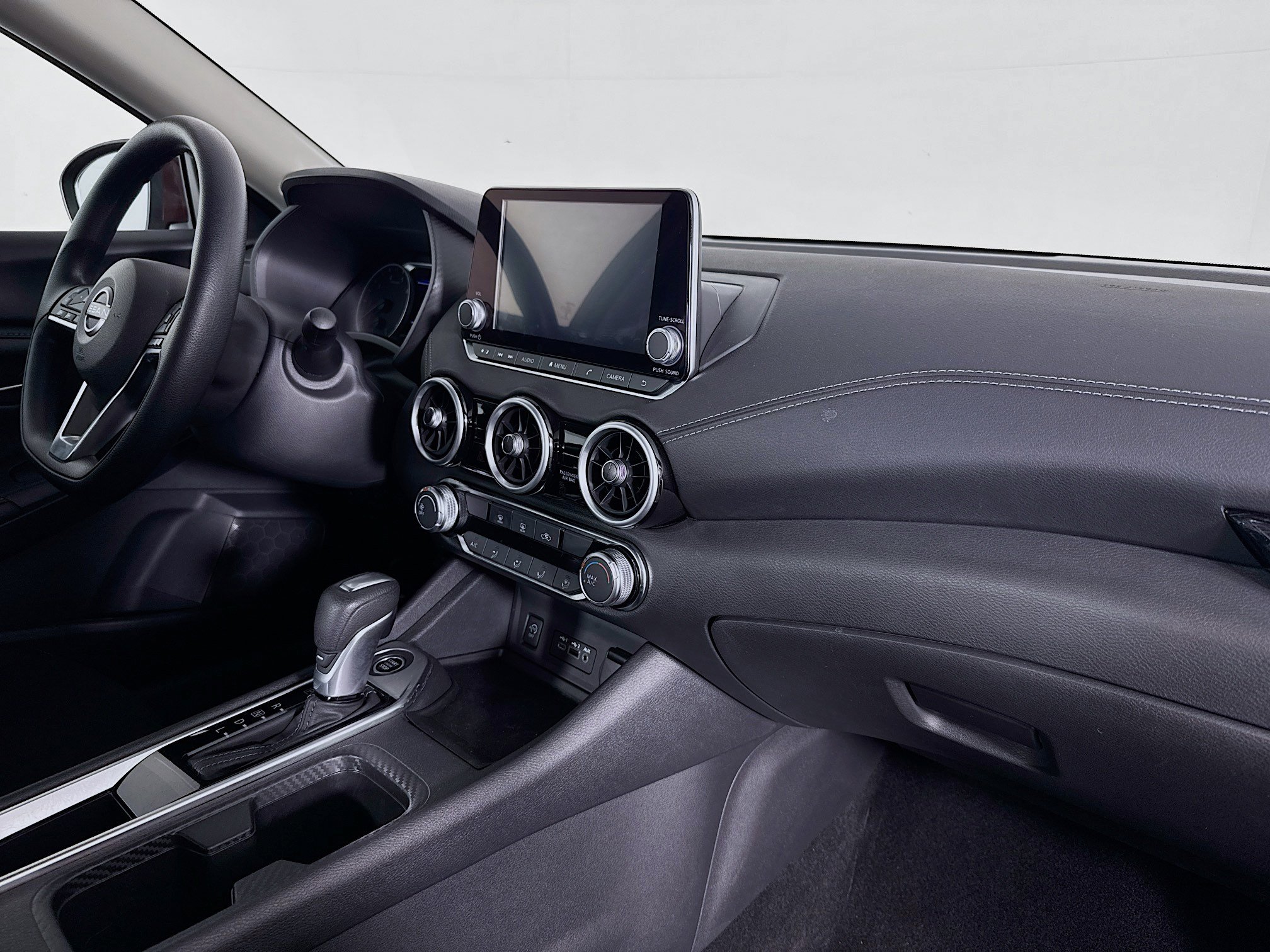 Used 2025 Nissan Sentra SV image 29