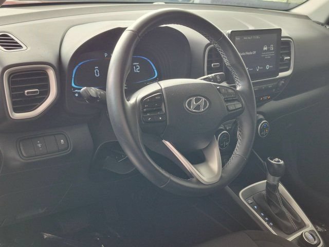 Used 2025 Hyundai Venue SEL FWD image 14