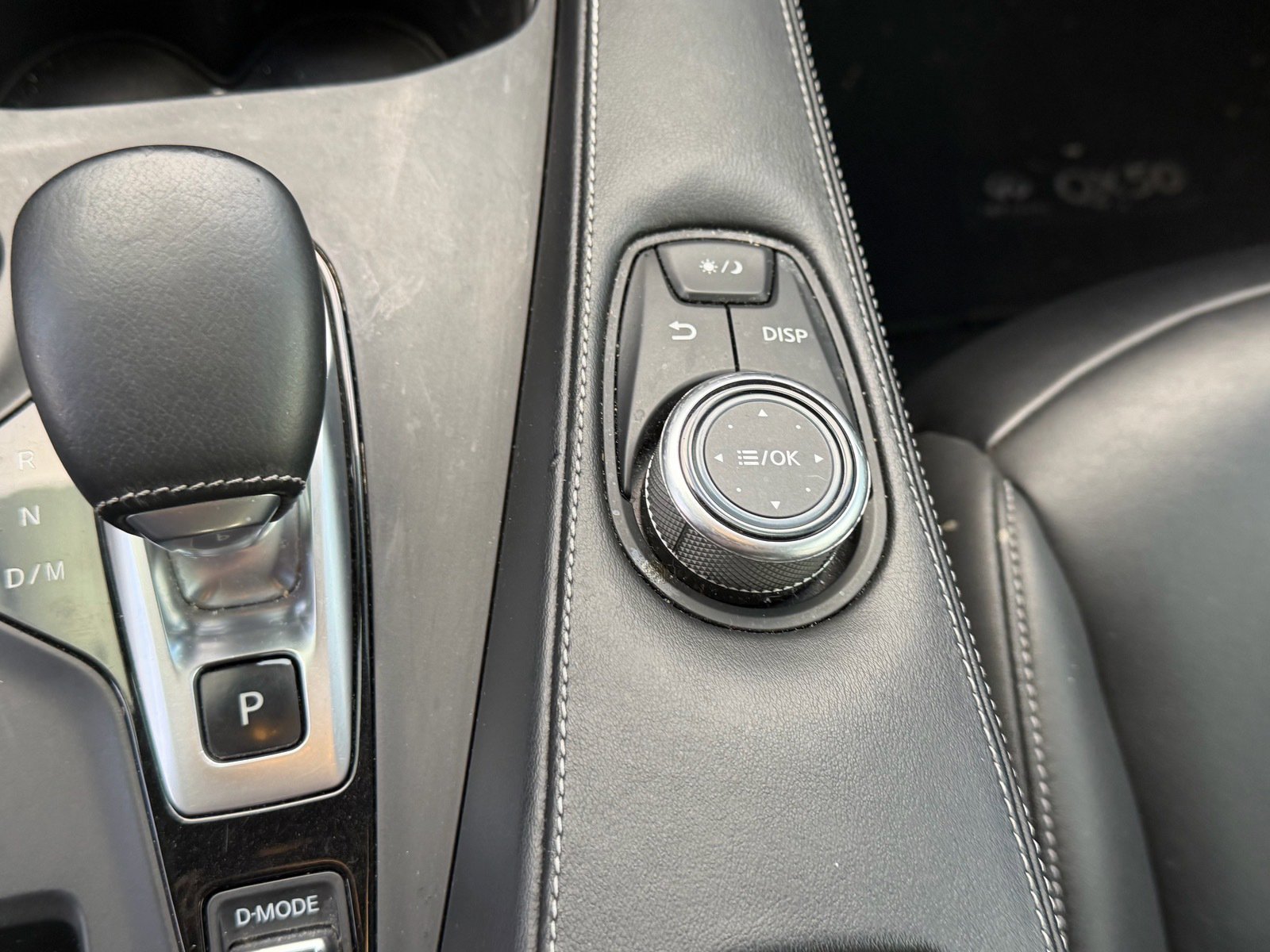 Used 2021 INFINITI QX50 Luxe w/ Appearance Package image 12