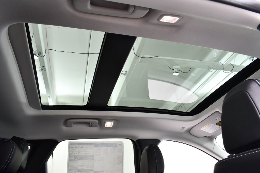 New 2025 Ford Escape SE w/ PHEV Premium Package image 17