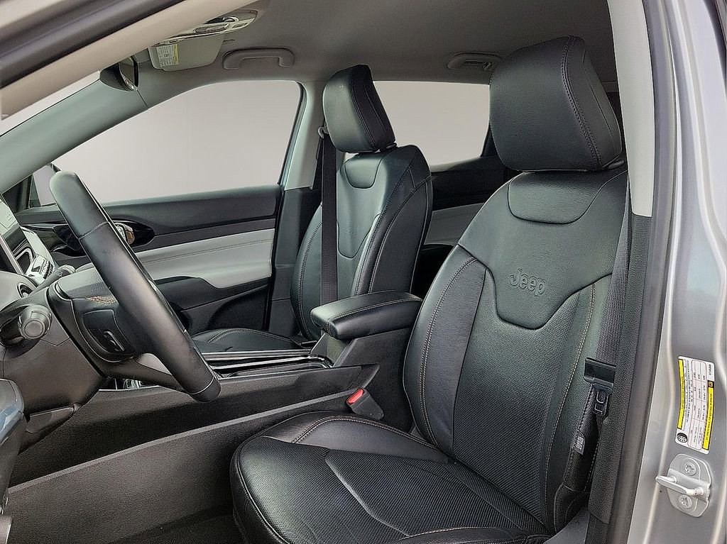 Used 2022 Jeep Compass Limited w/ Elite Group image 11