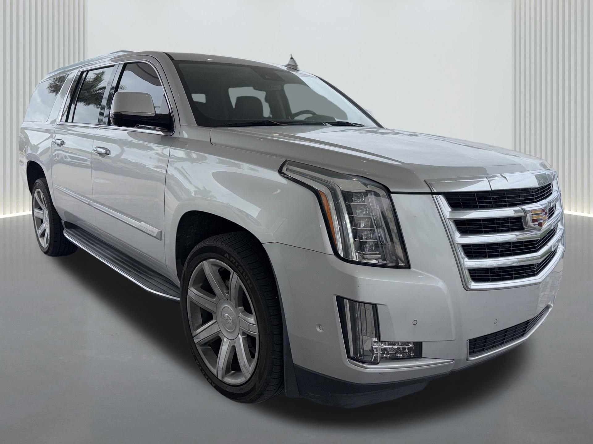 Used 2020 Cadillac Escalade ESV Luxury image 2