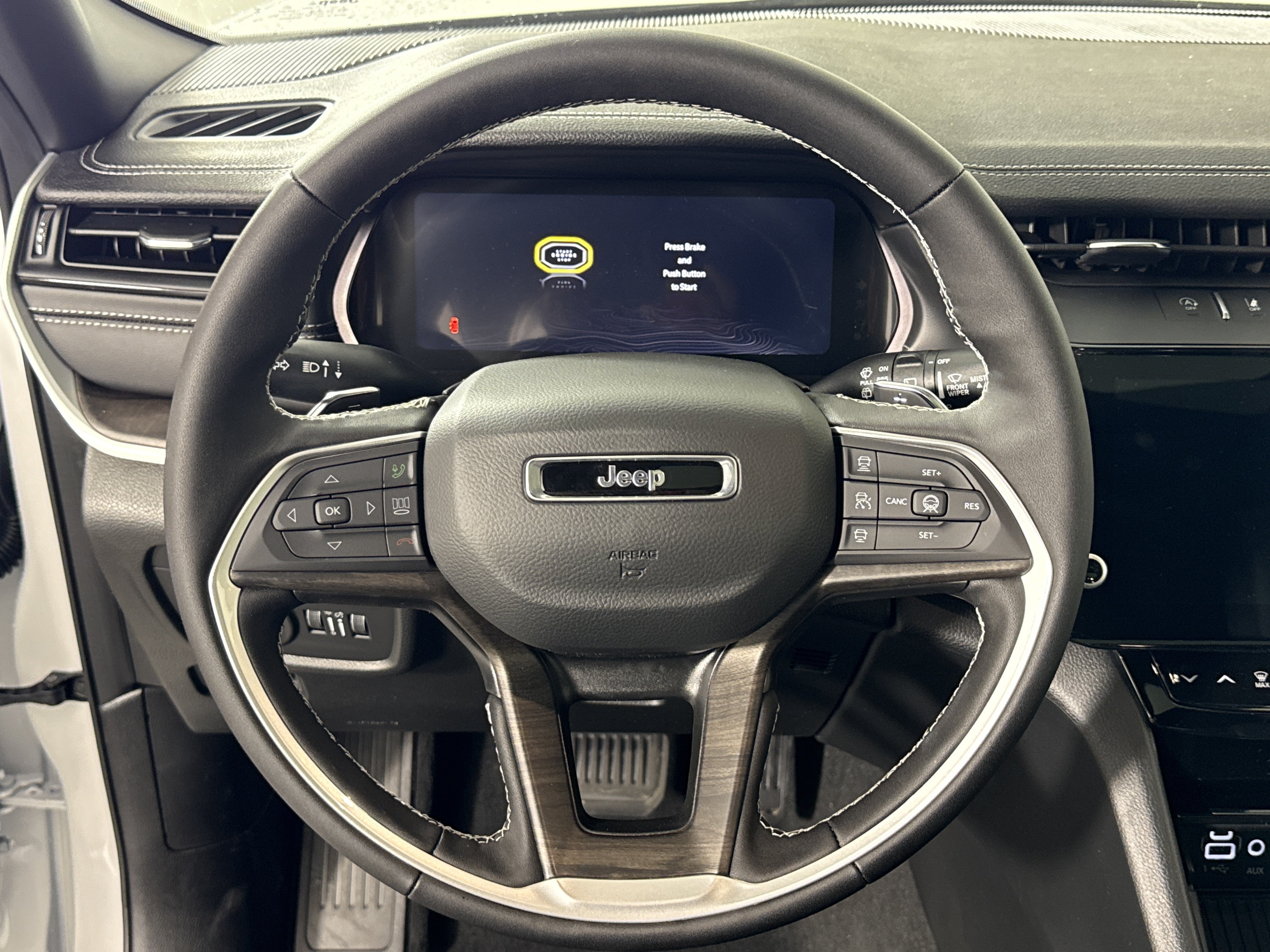 New 2026 Jeep Grand Cherokee Altitude AWD/4WD image 16