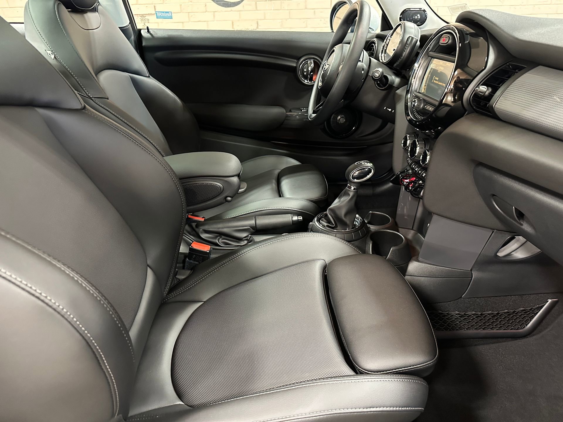 Used 2015 MINI Cooper 2-Door Hardtop FWD image 17