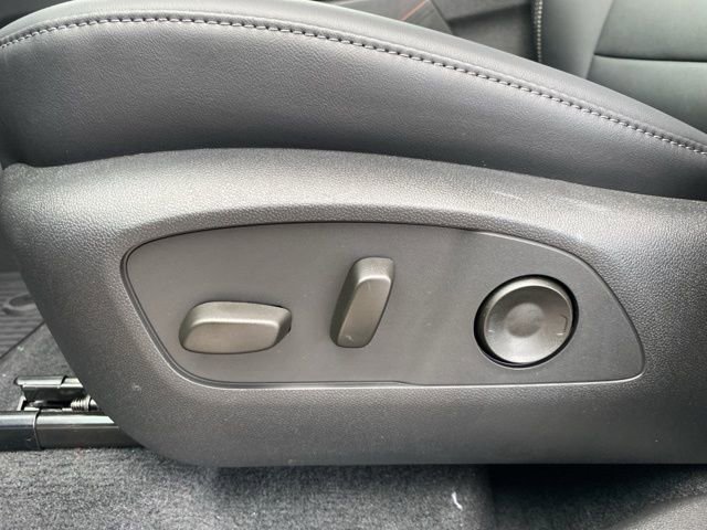 Used 2026 GMC Acadia Elevation w/ Elevation Premium Package image 15