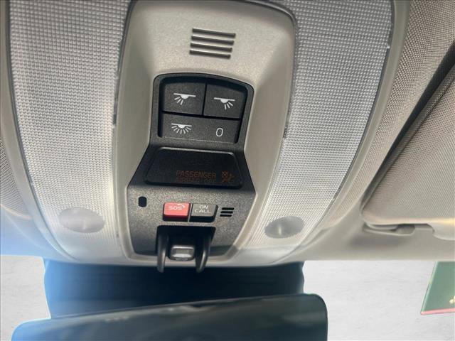 Used 2018 Volvo V60 T5 Cross Country Platinum image 22