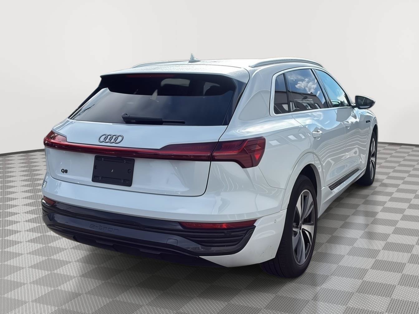 Used 2024 Audi Q8 e-tron Premium Plus w/ Premium Plus Package AWD/4WD image 9