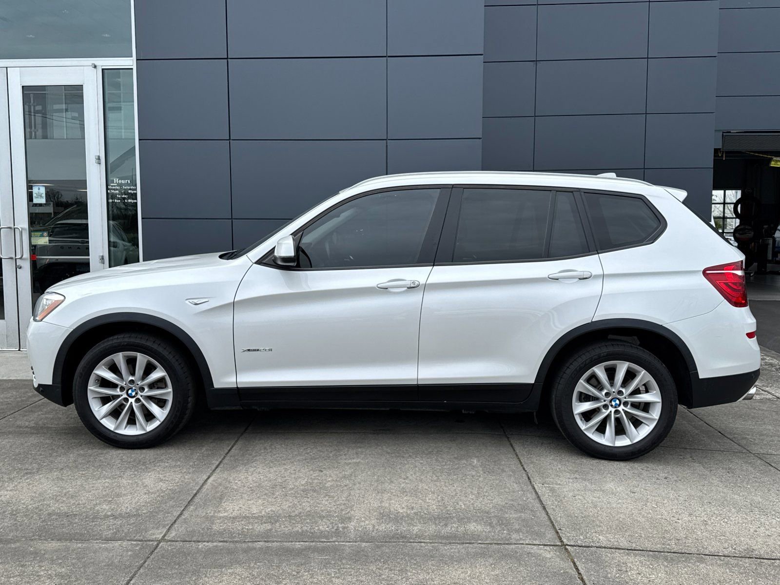 Used 2017 BMW X3 xDrive28i image 6