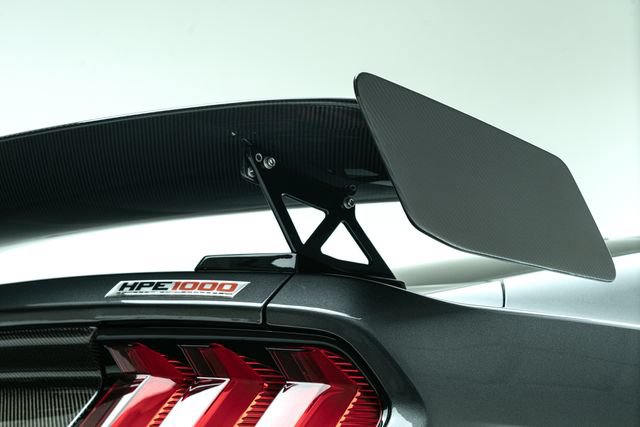 Used 2020 Ford Mustang Shelby GT500 w/ Carbon Fiber Track Pack RWD image 15