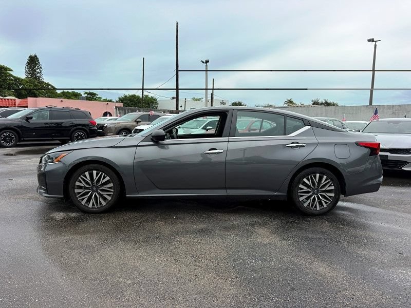 Used 2024 Nissan Altima 2.5 SV FWD image 8