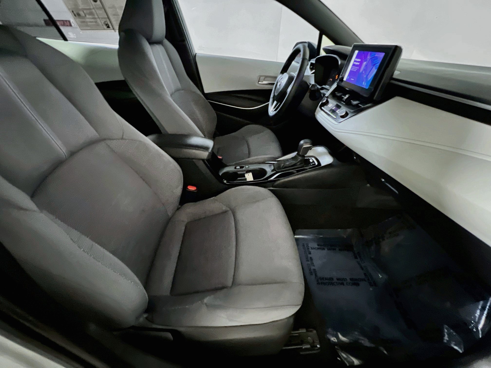 Used 2023 Toyota Corolla SE w/ Carpet Mat Package (TMS) FWD image 31