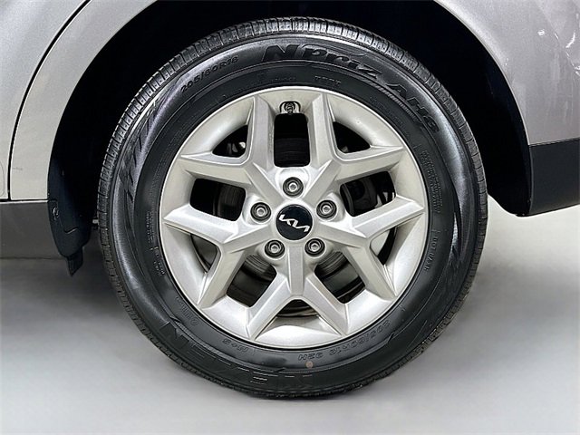 Used 2024 Kia Soul LX w/ Option Group 015 image 28