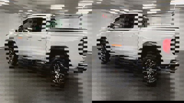 Certified 2024 GMC Canyon AT4 image 6