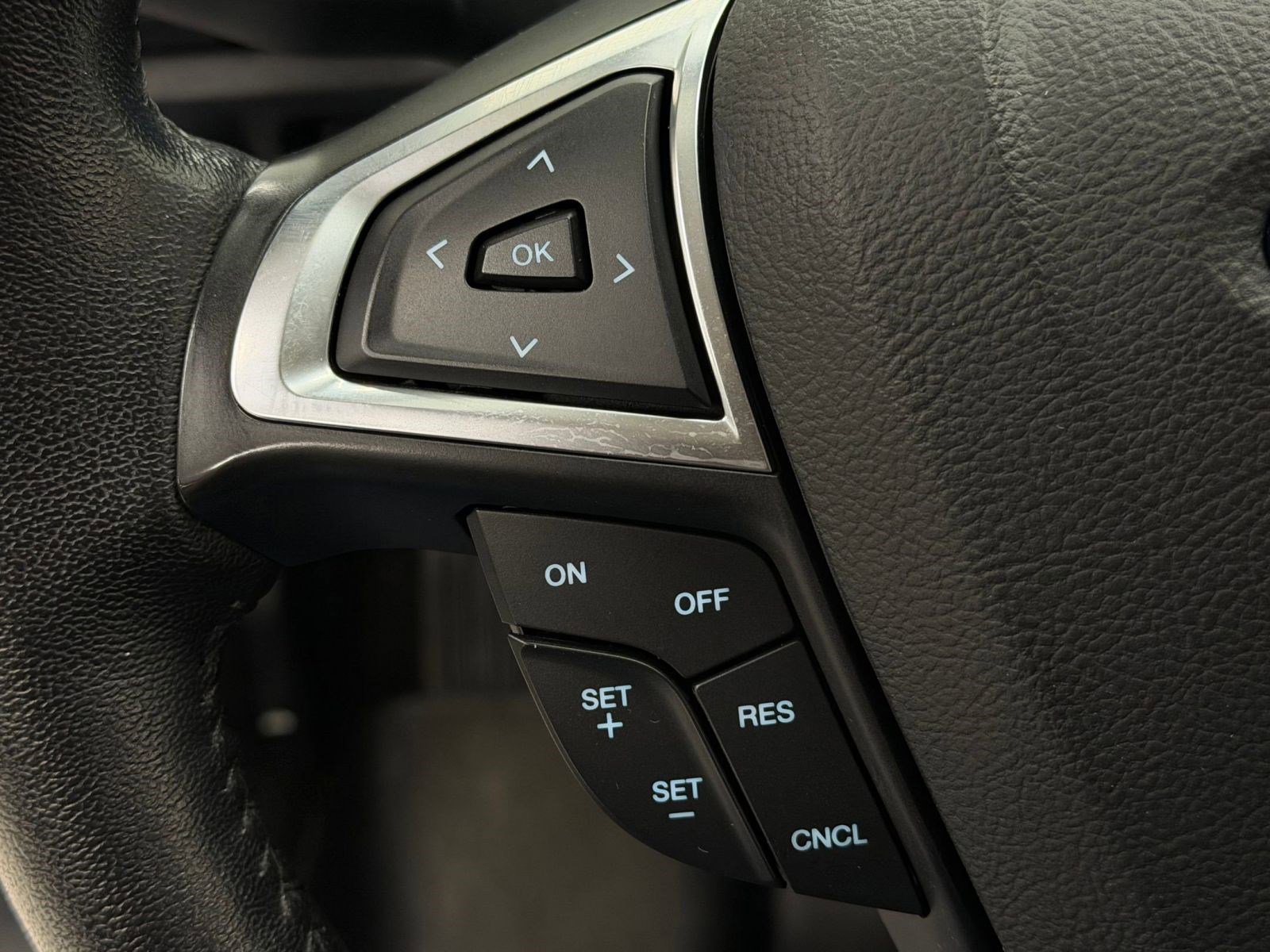 Used 2018 Ford Fusion Titanium image 14