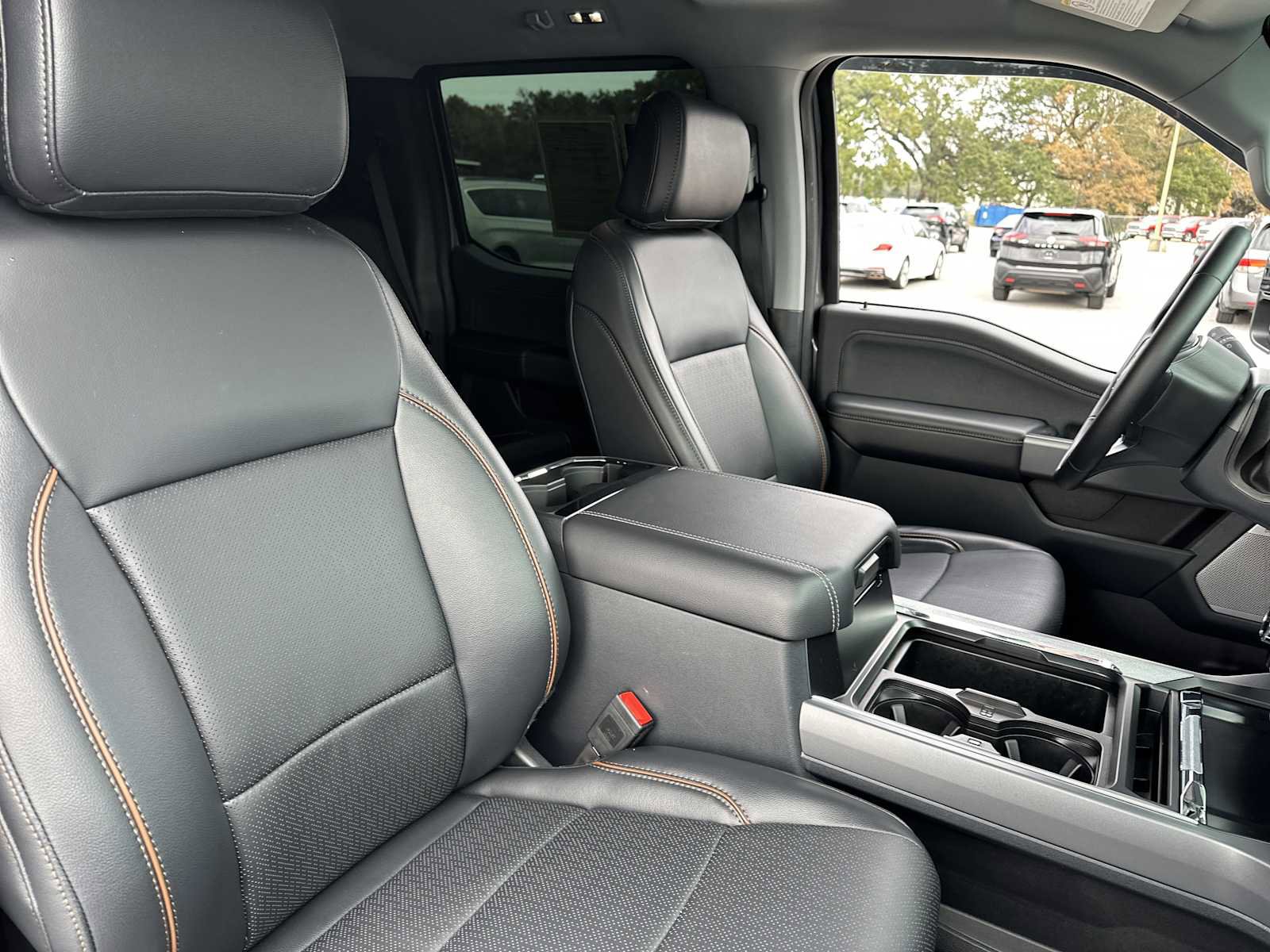 Used 2025 Ford F350 Lariat image 33