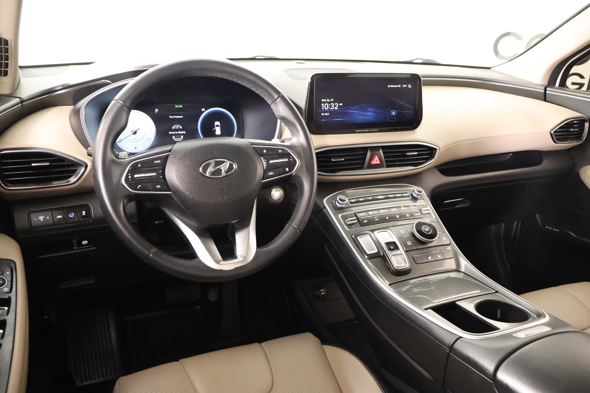 Used 2023 Hyundai Santa Fe SEL w/ Premium Package FWD image 2