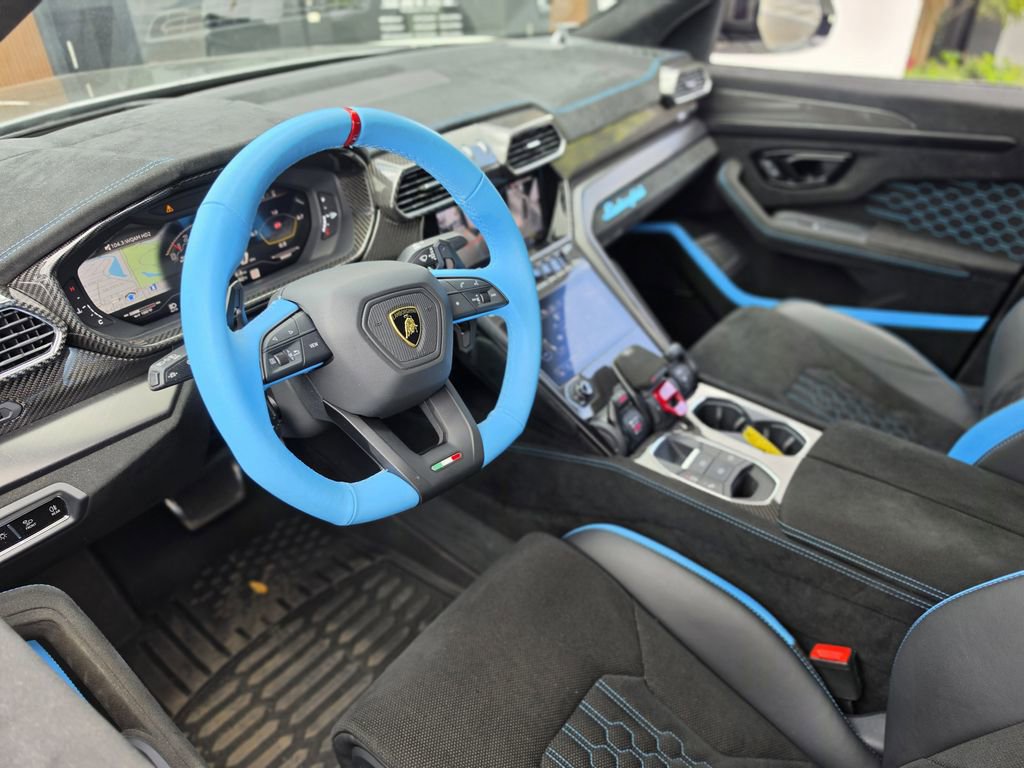 Used 2024 Lamborghini Urus Performante AWD/4WD image 17