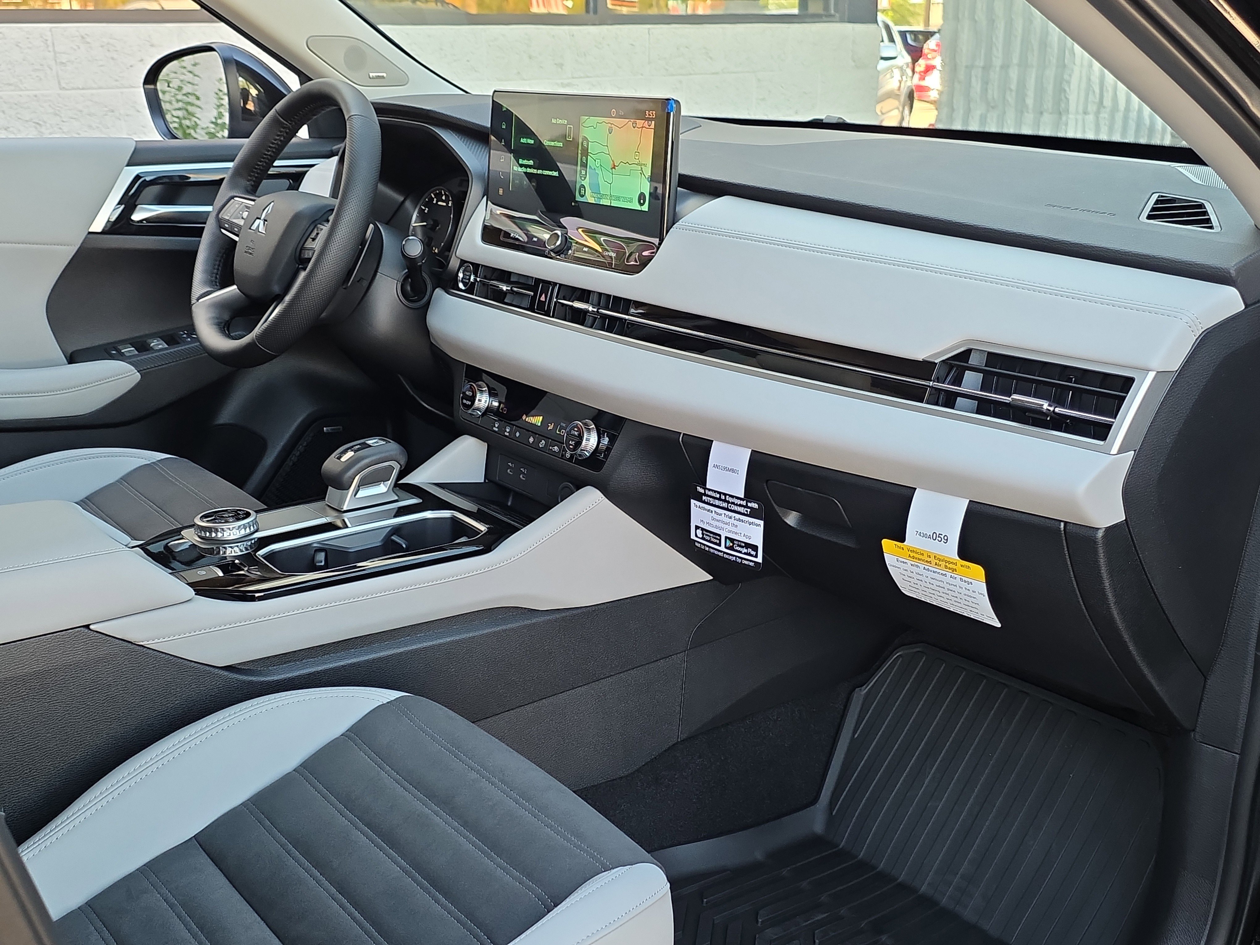 New 2026 Mitsubishi Outlander SE image 32