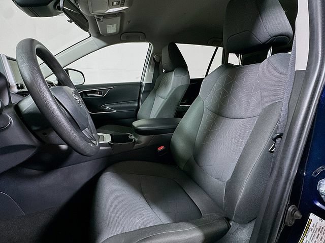Used 2025 Toyota RAV4 XLE AWD/4WD image 11