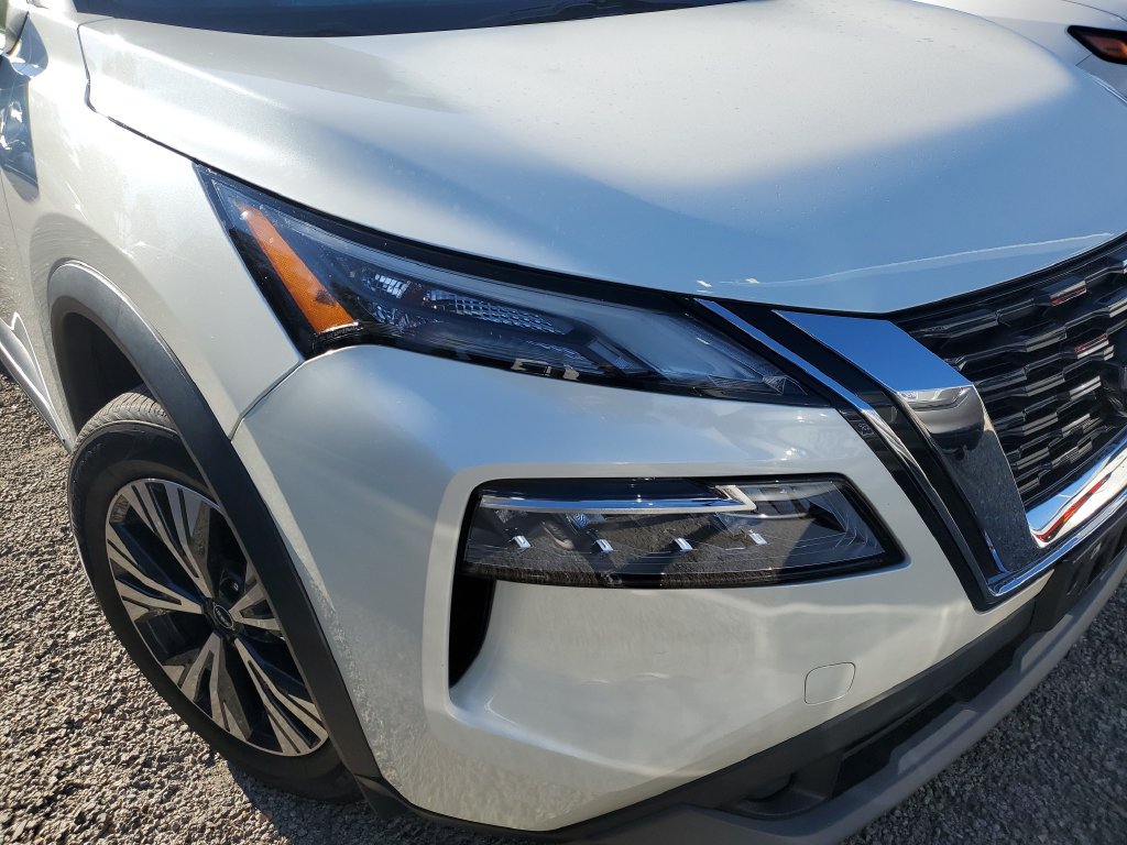 Certified 2023 Nissan Rogue SV w/ SV Premium B Package AWD/4WD image 3