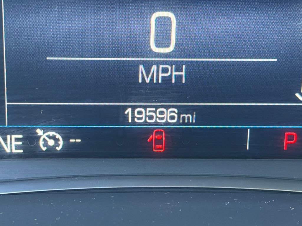 Used 2023 GMC Acadia SLE w/ Driver Convenience Package image 19