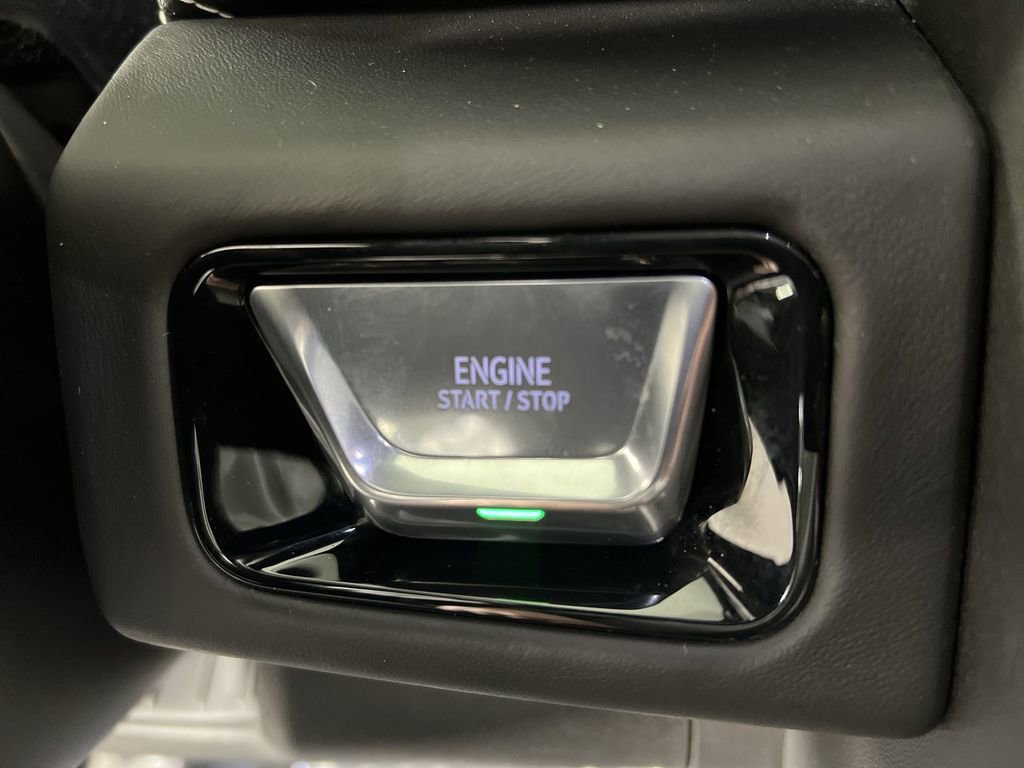 Certified 2025 GMC Yukon AT4 Ultimate w/ LPO, Floor Liner Package AWD/4WD image 16