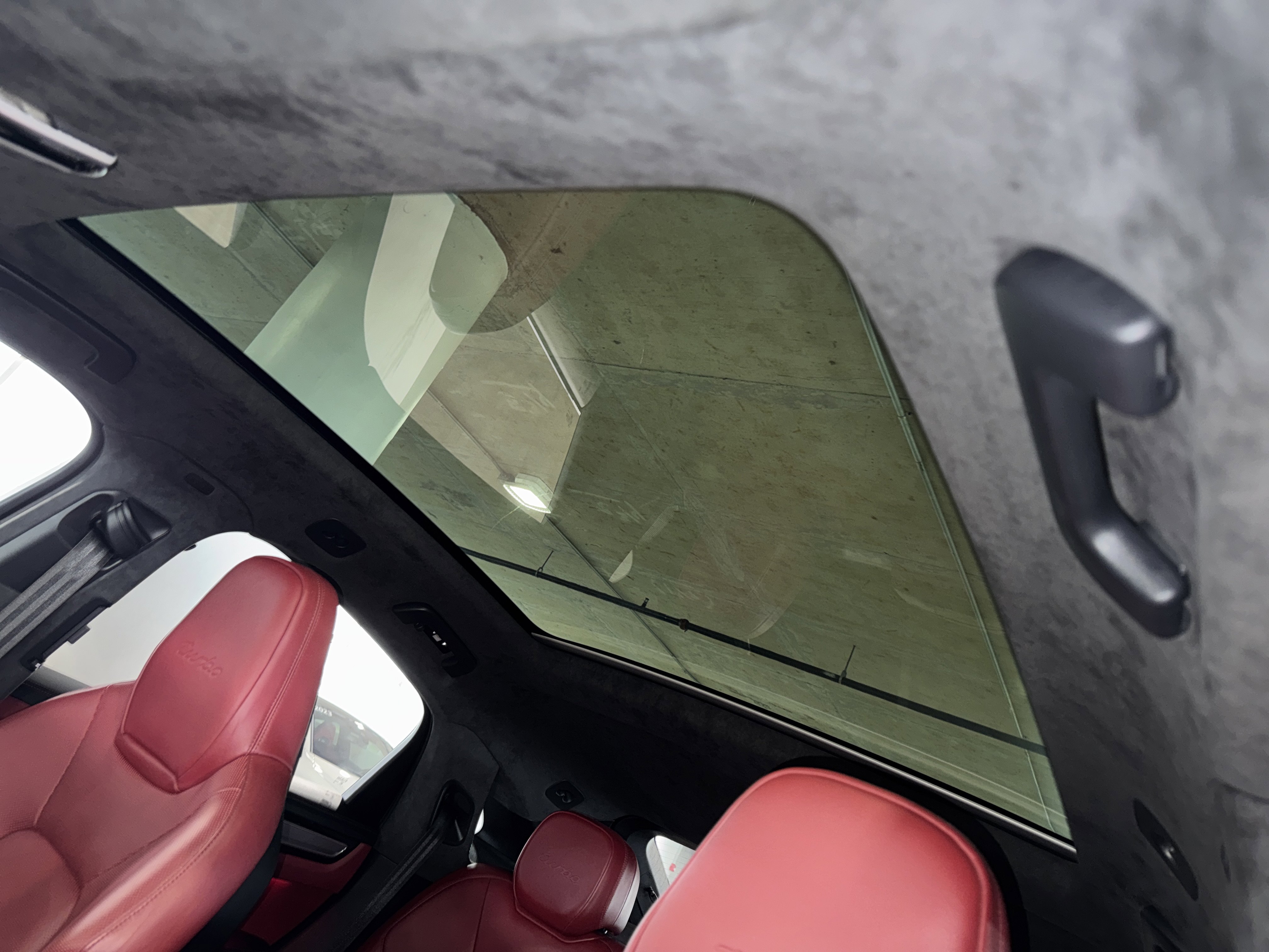 Used 2022 Porsche Cayenne Turbo image 32