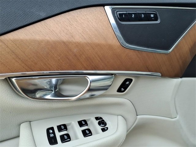 Used 2021 Volvo XC90 T5 Momentum w/ Advanced Package image 20