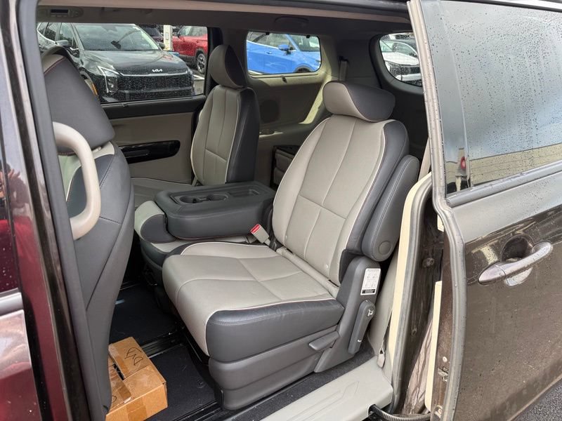 Used 2018 Kia Sedona SX FWD image 10