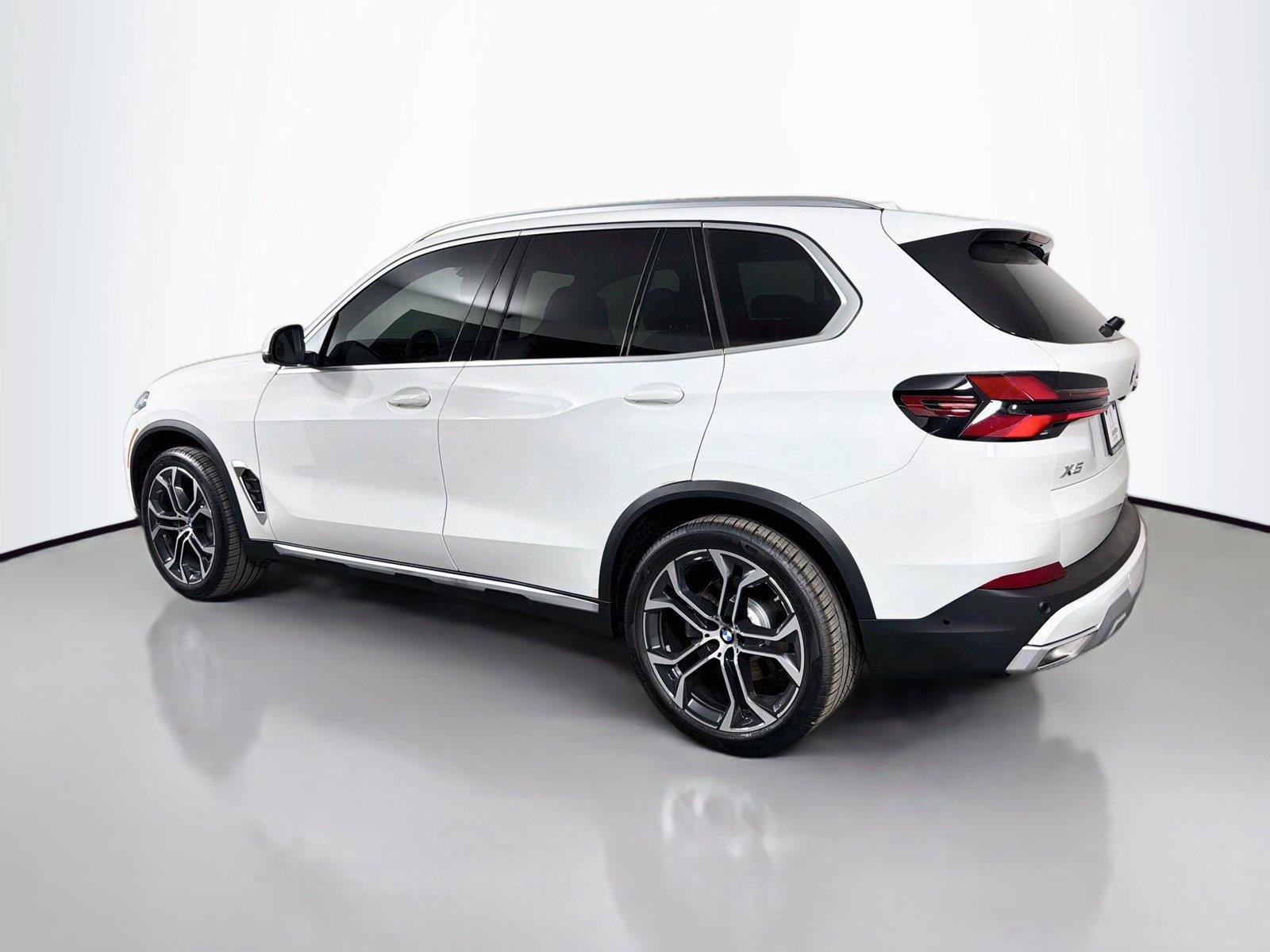 New 2026 BMW X5 sDrive40i w/ Climate Comfort Package RWD image 7